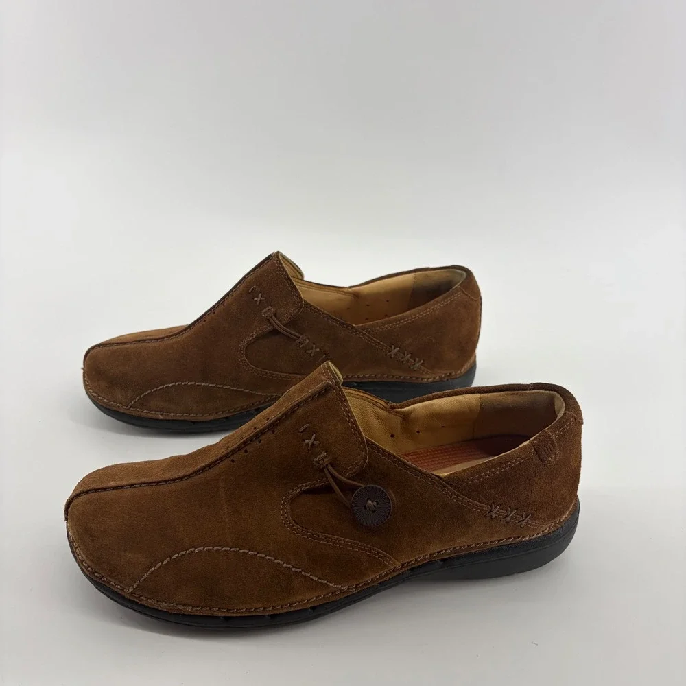 Clarks Womens 9.5M Brown Suede Unstructured Un Loop Loafers Button Slip On 87573
